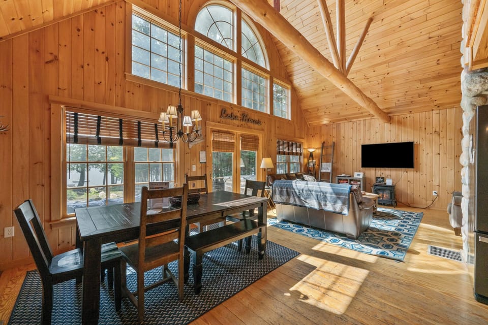 Cathedral ceilings with beautiful lake views