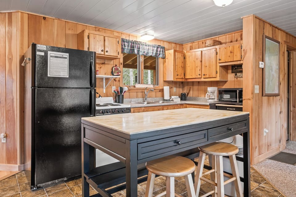 Full kitchen