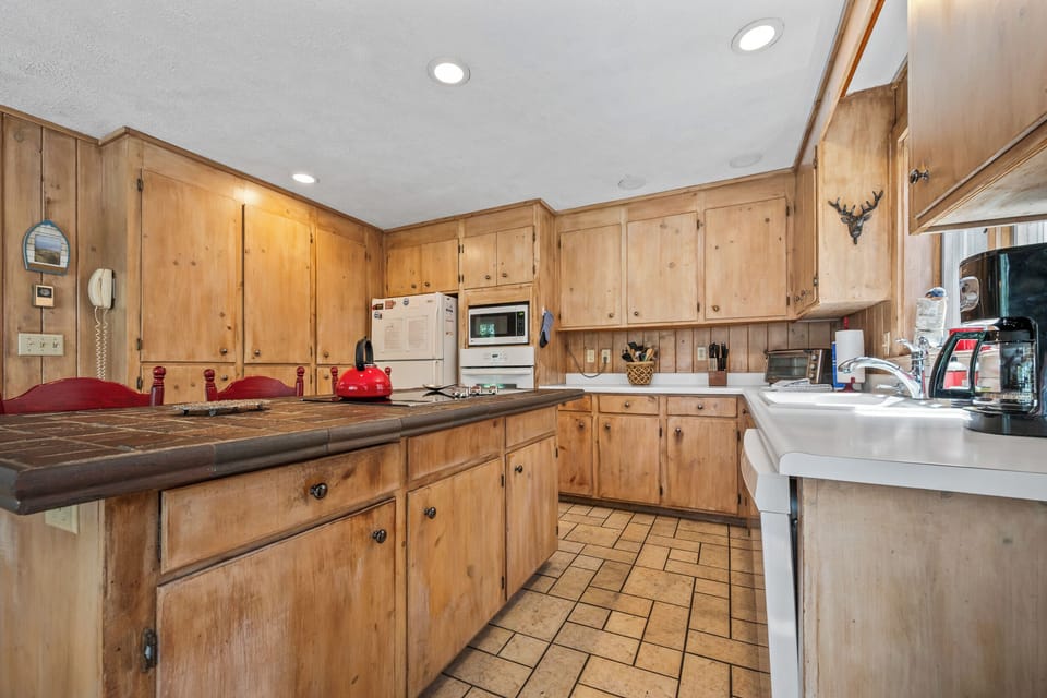 Fully equipped kitchen
