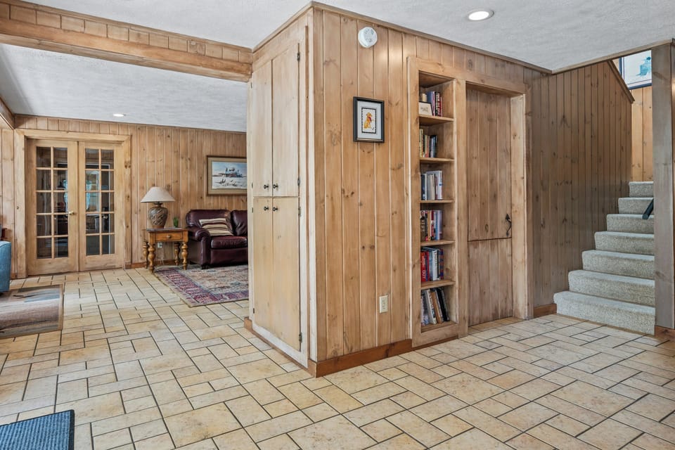 Entryway leading into living area