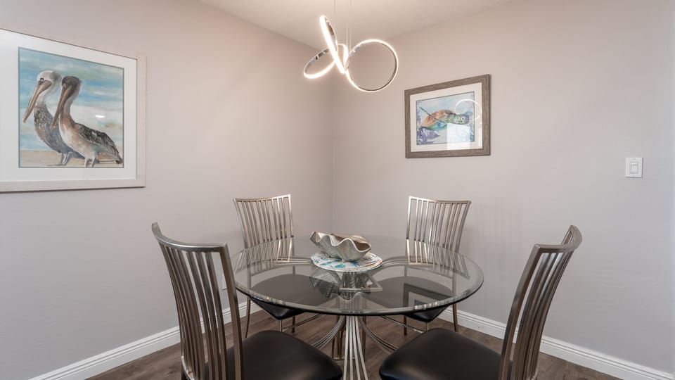 Seating for 4