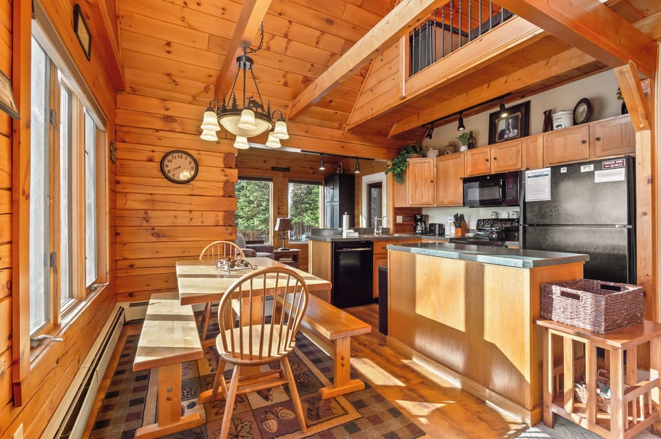 Dining Room Table for 6 to 8 people