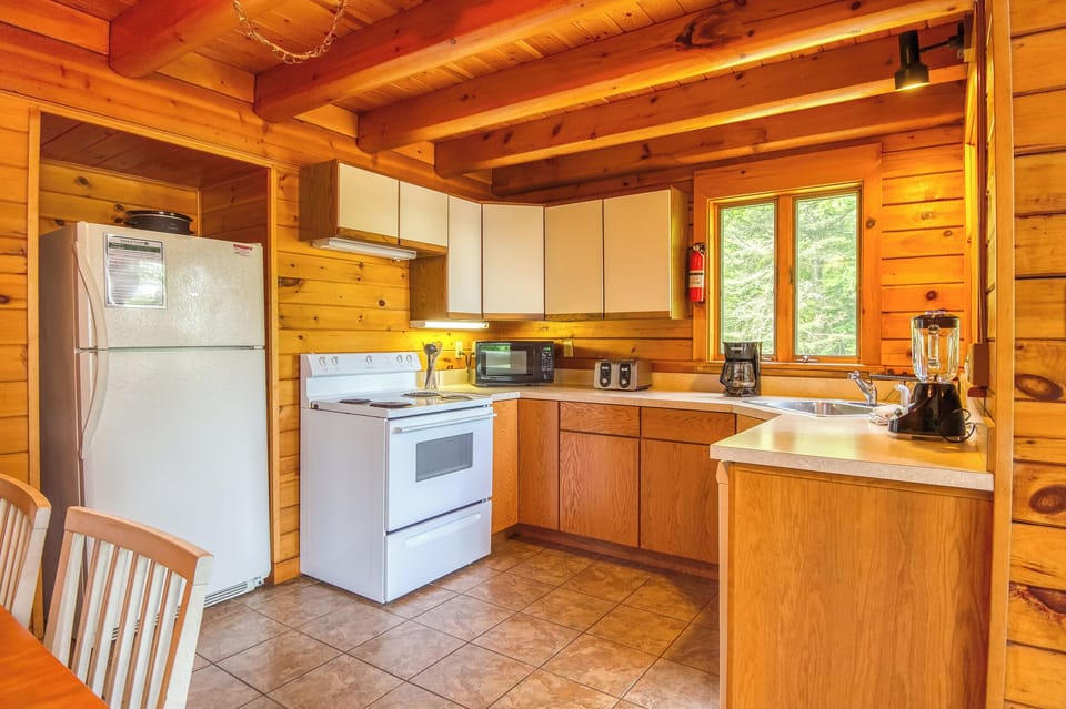Fully Applianced Kitchen