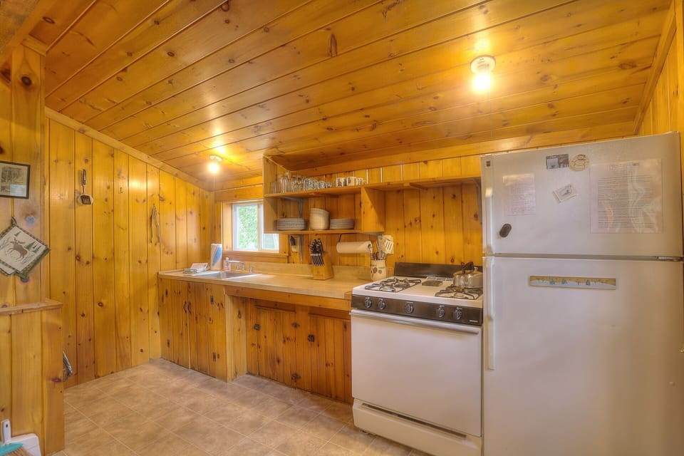 full kitchen