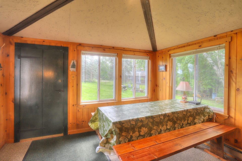 dining/picnic table