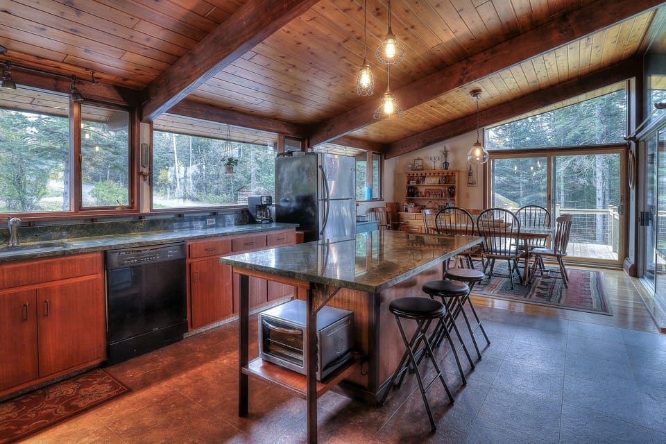 Fully Applianced Kitchen