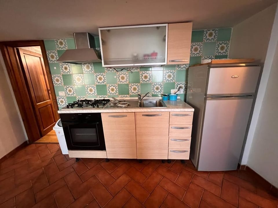 City Apartment, Multiple Beds, Non Smoking | Private kitchen | Fridge, oven, cookware/dishes/utensils
