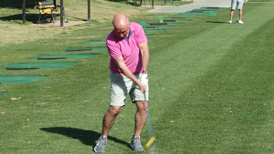 18 Hole Golf Course, Driving Range, Chipping & Putting Greens