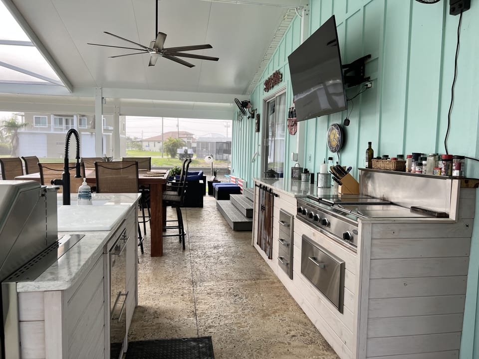Outdoor kitchen