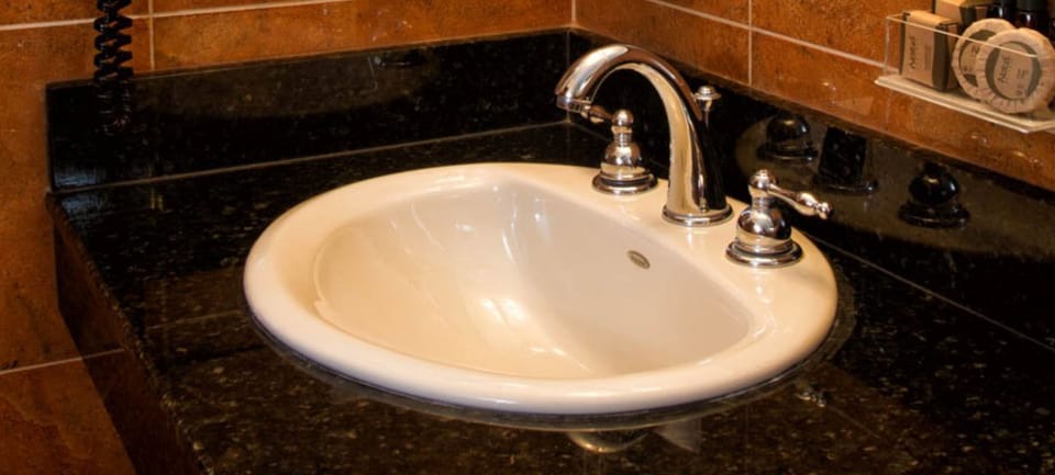 Bathroom sink