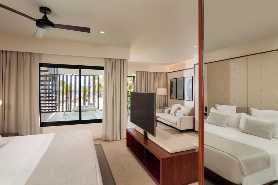 Down comforters, pillowtop beds, minibar, in-room safe