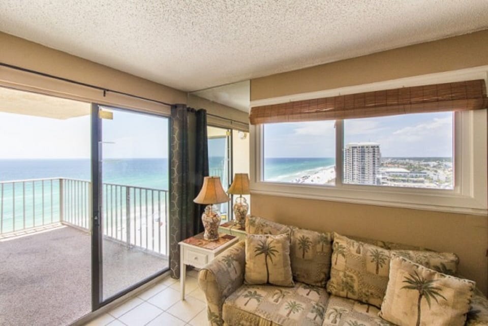 Living room/ balcony view
