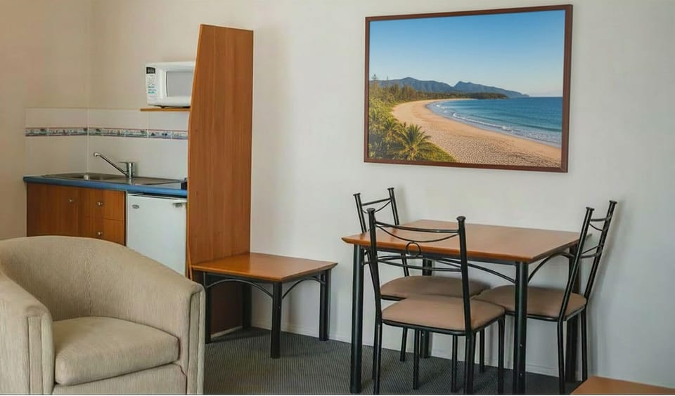 1 Bedroom Studio | Private kitchenette | Mini-fridge, coffee/tea maker, electric kettle