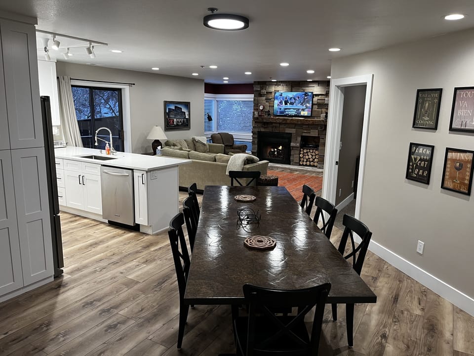Spacious dining area for eight