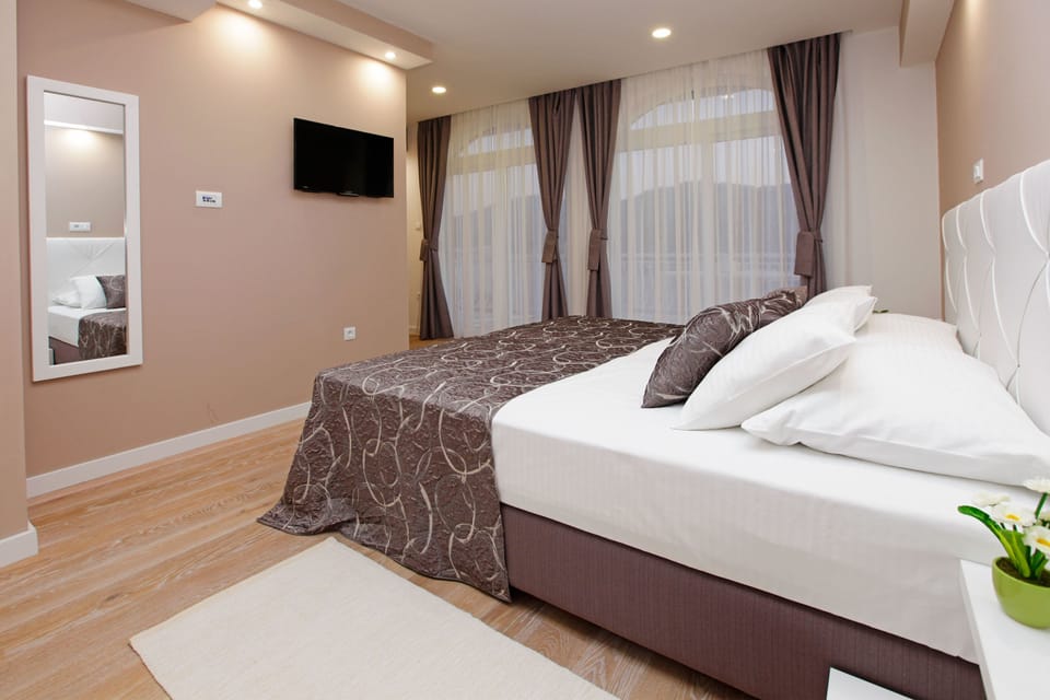 Deluxe Double Room, Balcony, Sea View | Premium bedding, memory foam beds, minibar, in-room safe