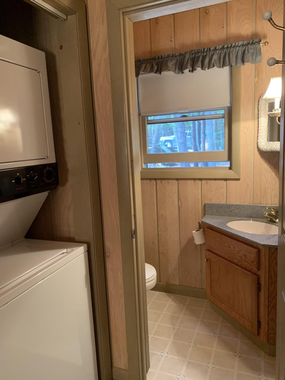 first floor 1/2 bath