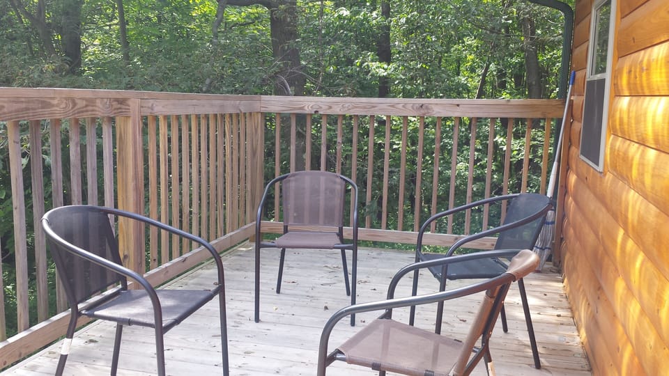 Dec out back  -  4 chairs