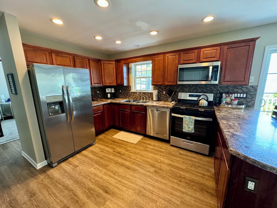 Well-appointed kitchen for quick meals and entertaining