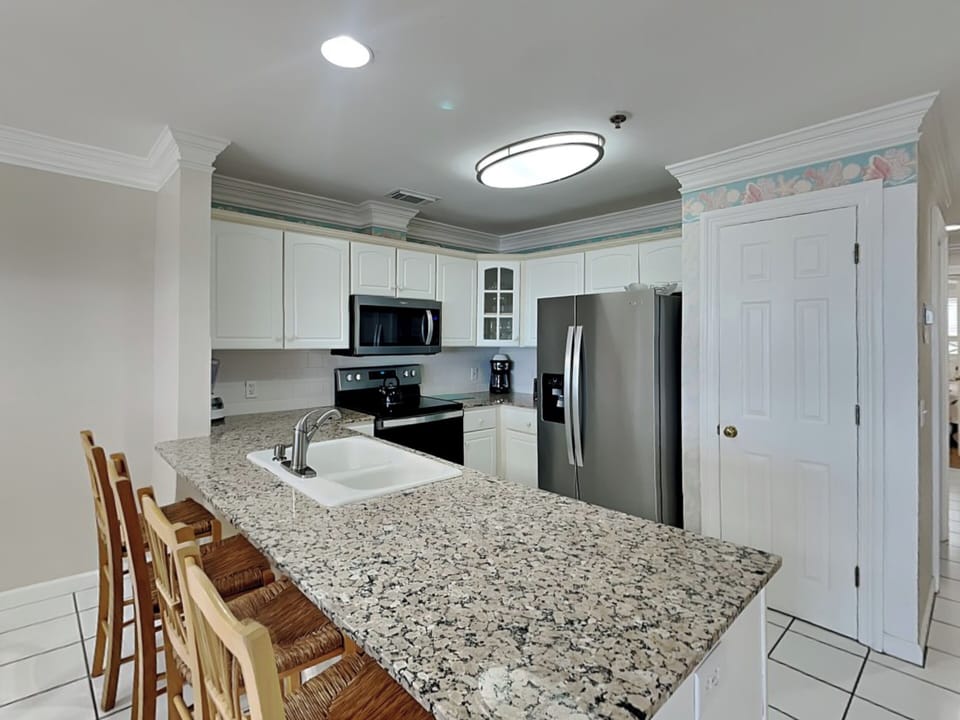 Full Kitchen