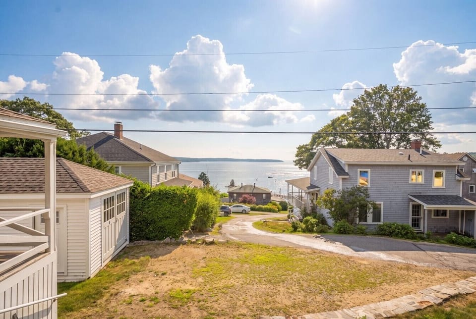 Bluewater Vista is located in Bayville, a quaint community just a few minutes away from the center of Boothbay Harbor