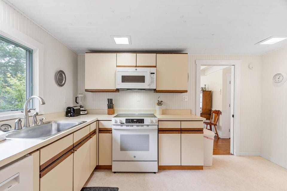 8 Roberts Circle Boothbay Harbor Maine Job 40202 0051