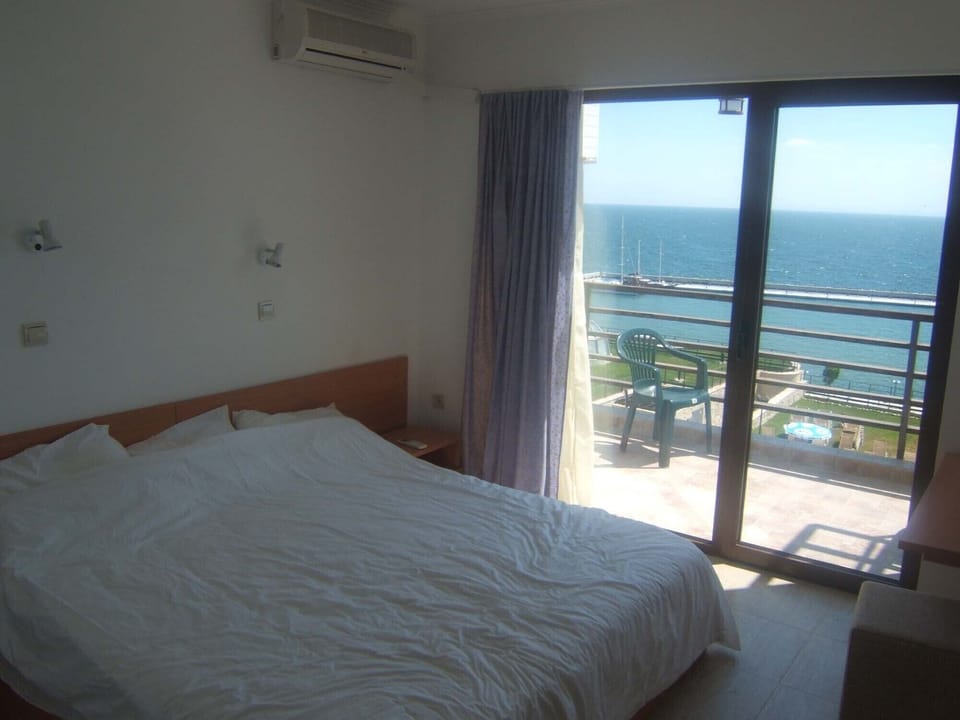 Diamante Bedroom - with seaview from balcony