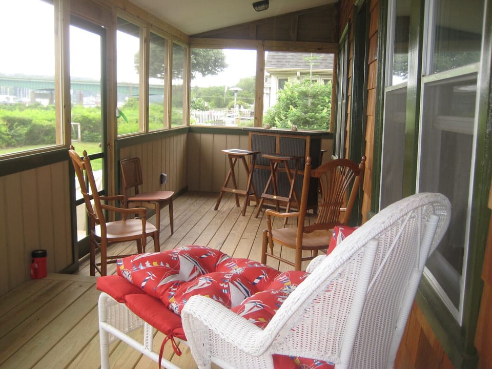 Length of Screeded-in porch