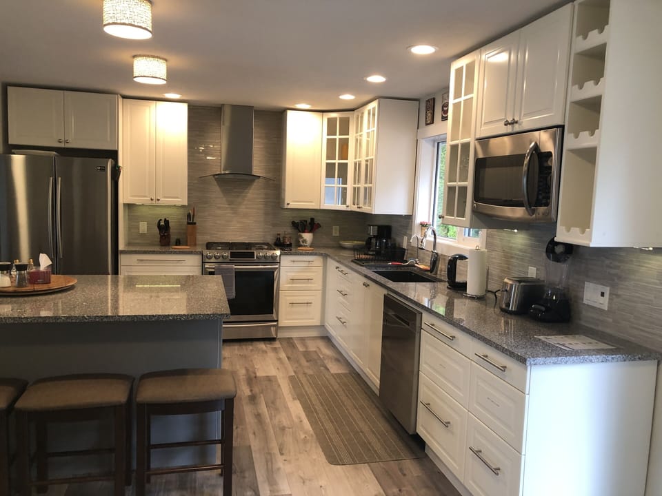 Kitchen (main level)