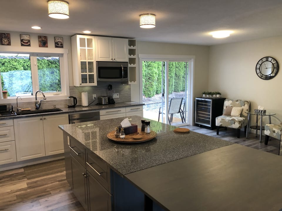Kitchen and dining area (main level)
