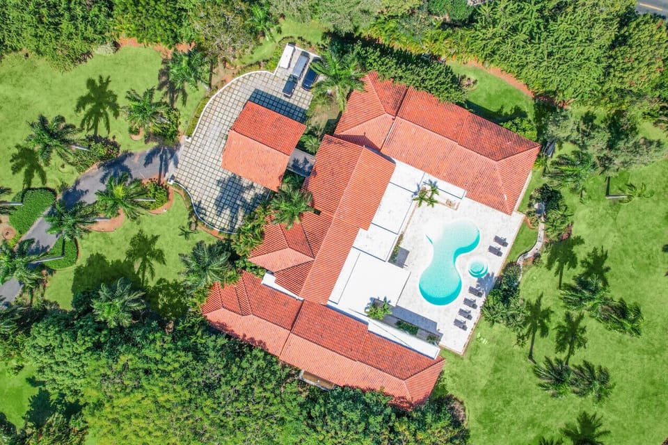 Mangos 11a: a bird`s eye view of the property