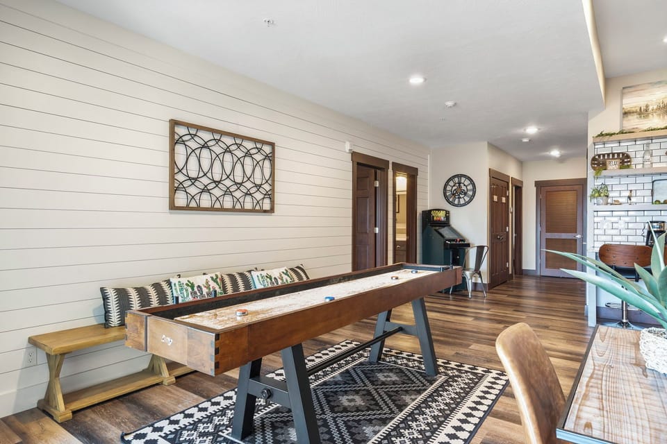 9 foot shuffleboard table