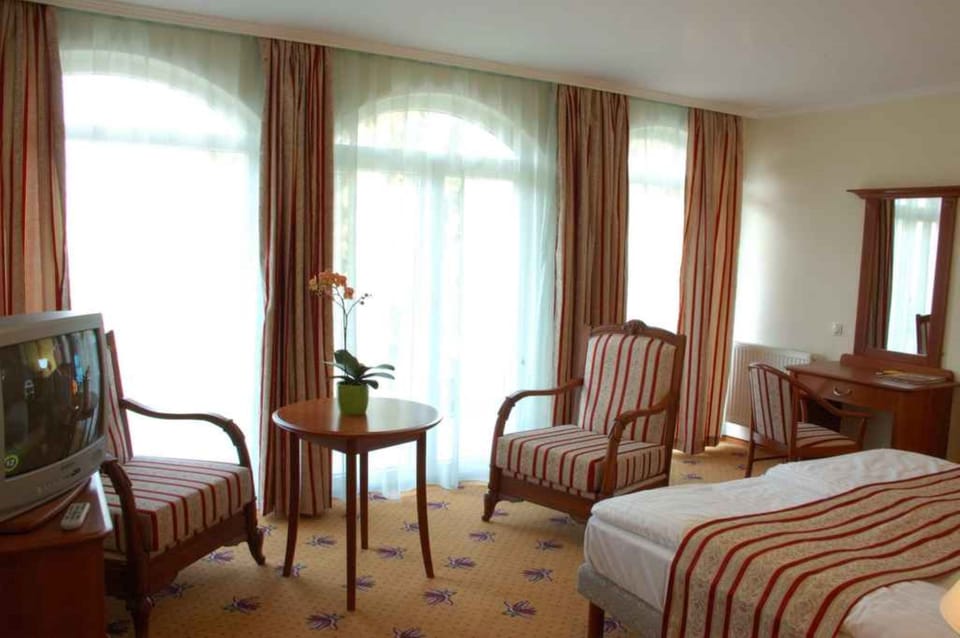 Standard Double or Twin Room | In-room safe, free WiFi, bed sheets