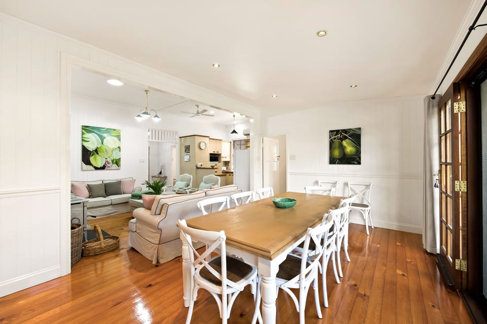 Family House, 3 Bedrooms, Garden View | In-room dining