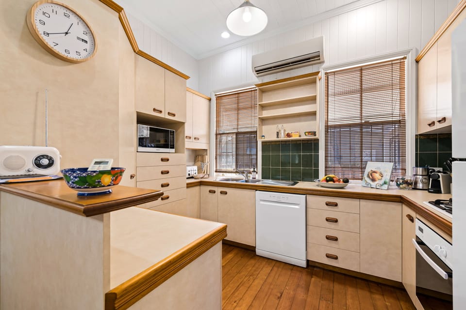 Family House, 3 Bedrooms, Garden View | Private kitchen | Coffee/tea maker, full-size fridge, microwave, oven