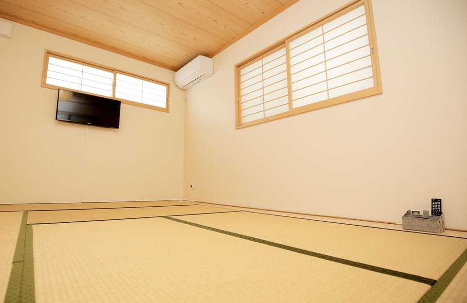 Private Vacation Home, Non Smoking | Desk, blackout drapes, iron/ironing board, free WiFi
