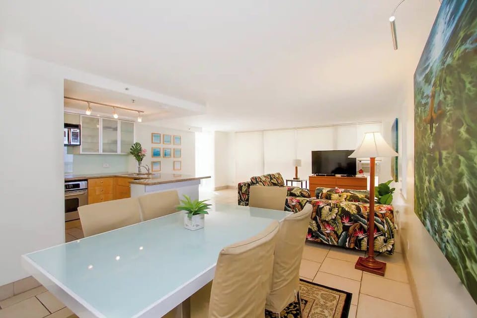 Signature Condo | In-room dining