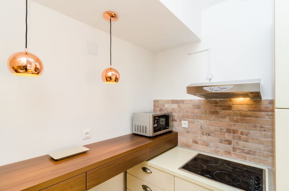 Studio | Private kitchen | Coffee/tea maker, electric kettle