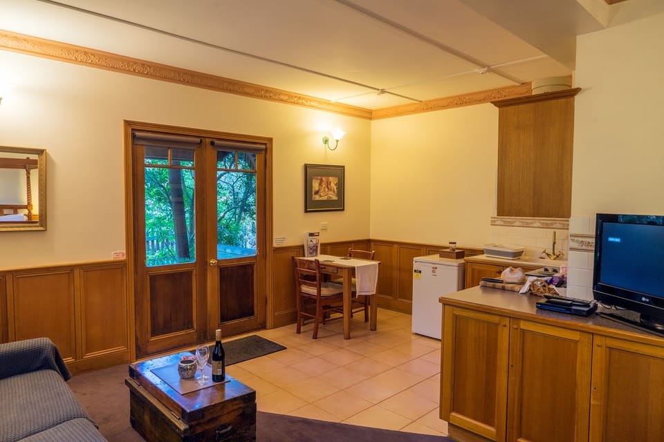 Suite (Arnica) | In-room dining