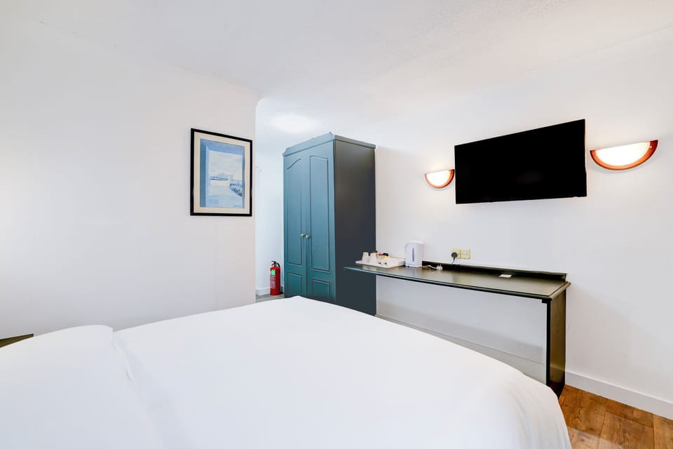 Standard Double Room, 1 Double Bed | Desk, iron/ironing board, free WiFi, bed sheets