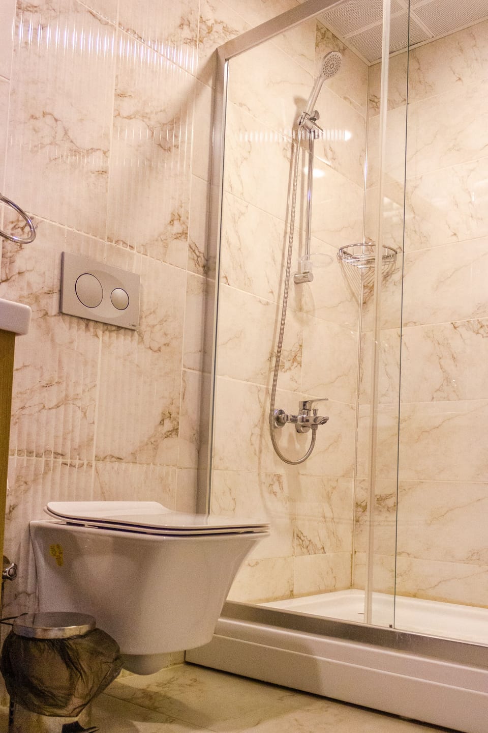 Standard Single Room | Bathroom | Shower, hair dryer