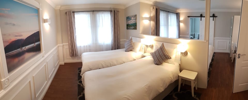 Family Junior Suite | Premium bedding, minibar, blackout drapes, soundproofing