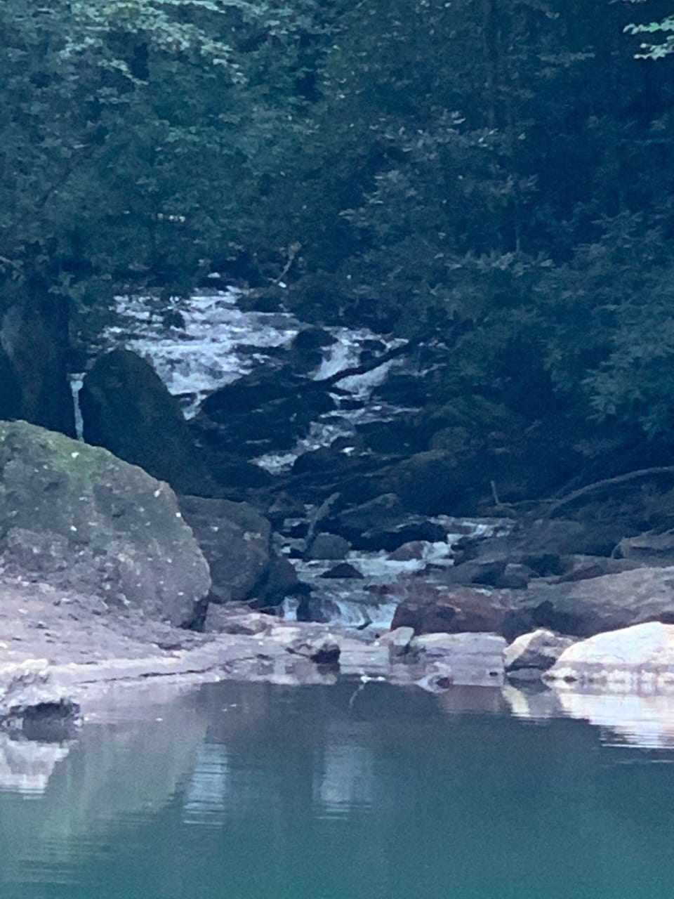 Nearby waterfall for hiking 