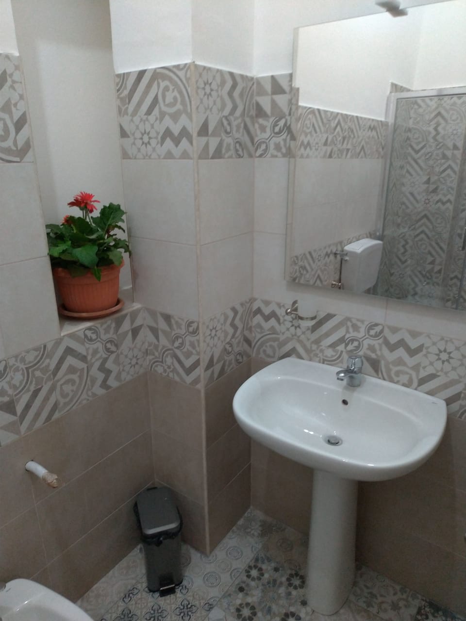 Double Room, Courtyard View | Bathroom sink