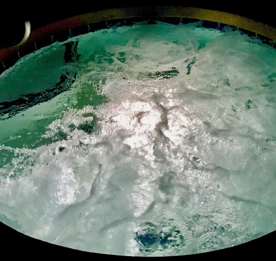 Night hot tub to relax tired muscles after hiking near by Phoenix Mtn Presserve.