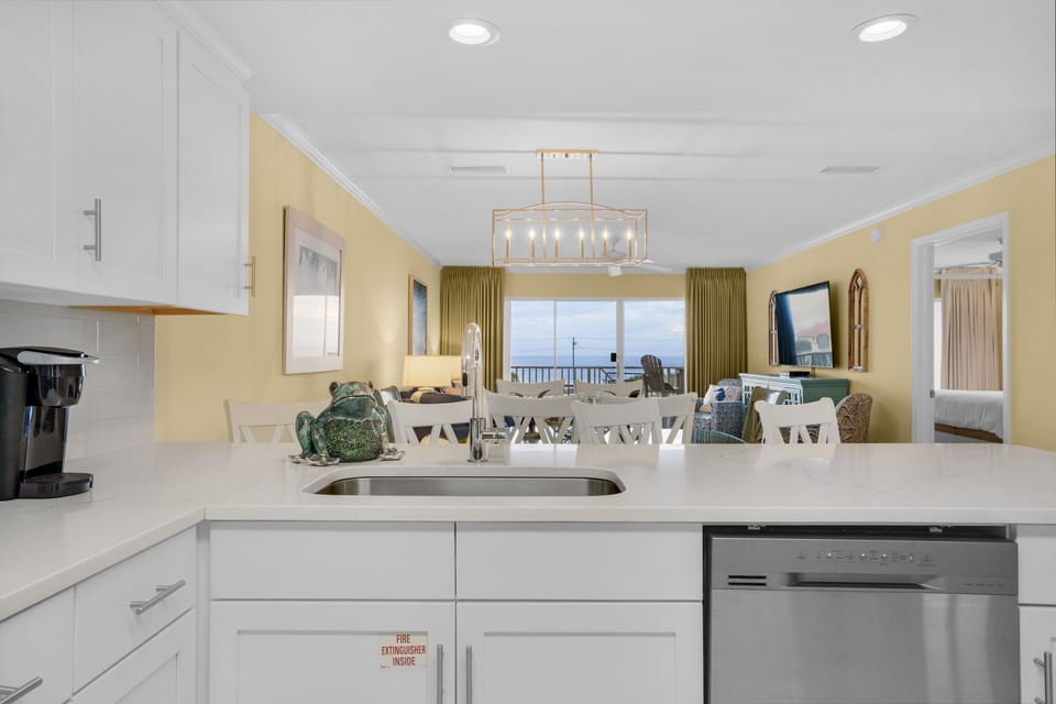 A great view of the gulf as you prepare dinner. 