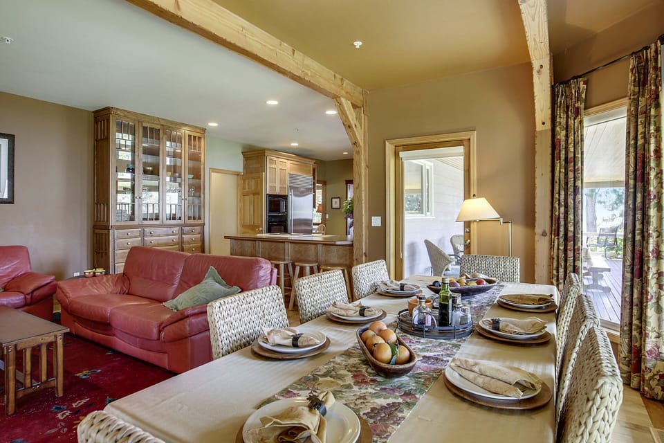 Family dining room and access to 12' wrap around porch/barbecue