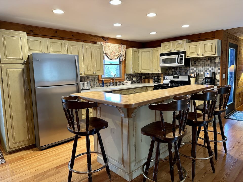 Fully Equipped Kitchen for Family Meals