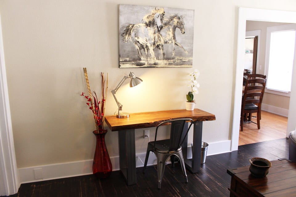 Desk/Work Area