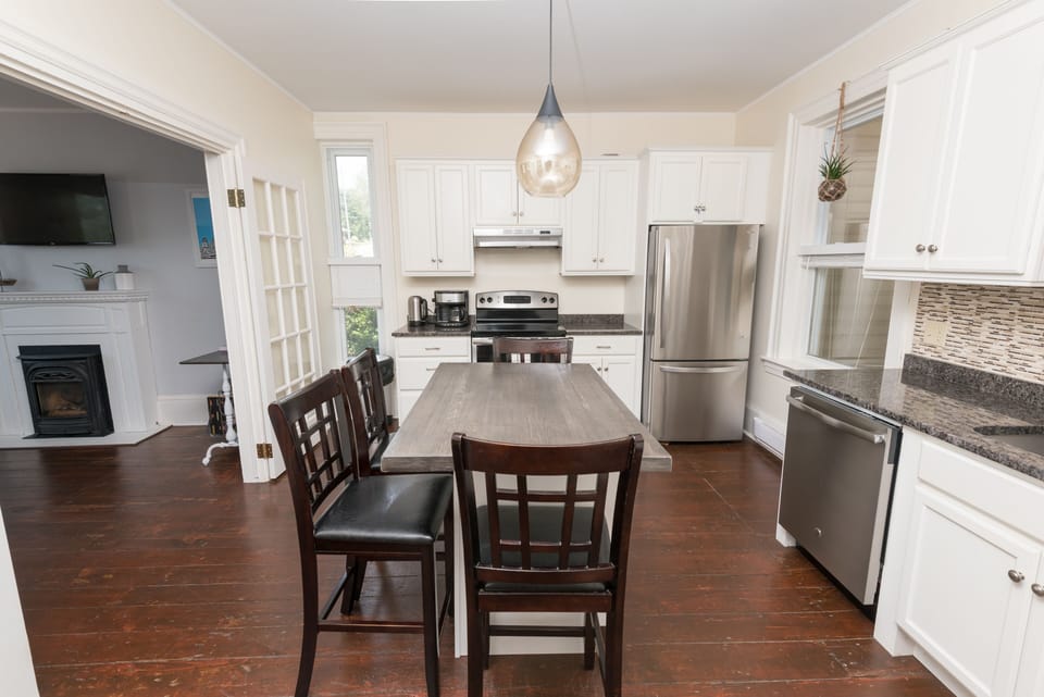 Bridge Street - Prince Edward County | Welcome to the Dans