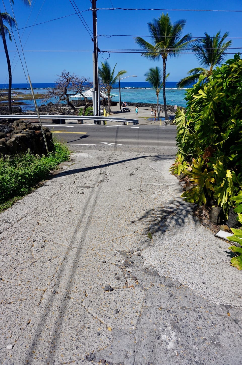 The driveway leading to Kahalu'u Beach. You are that close!